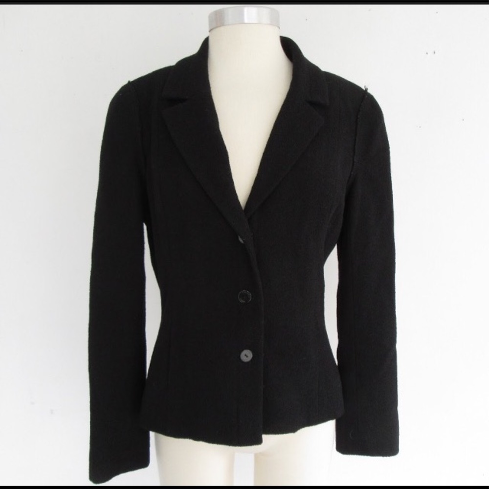 authentic CHANEL size 40 Black Wool BOUCLÉ jacket